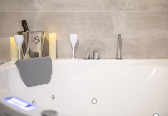 Ferienwohnung in Colmar - tussaud spa 75m2  city center   up to 4 Ferienwohnung in Colmar - tussaud spa 75m2  city center   up to 4