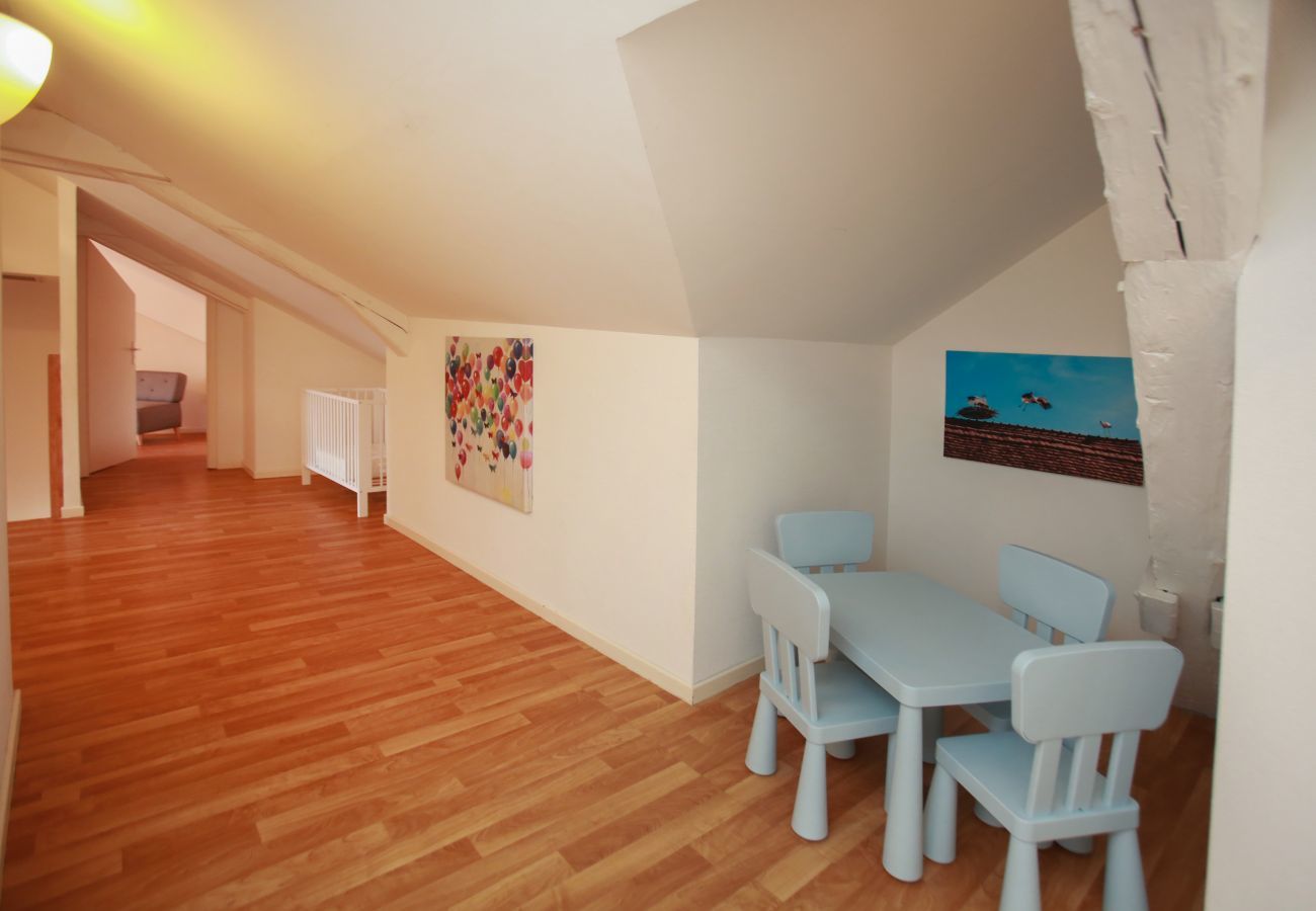 Ferienwohnung in Colmar - bloch duplex 165m2 city center 4br3bth