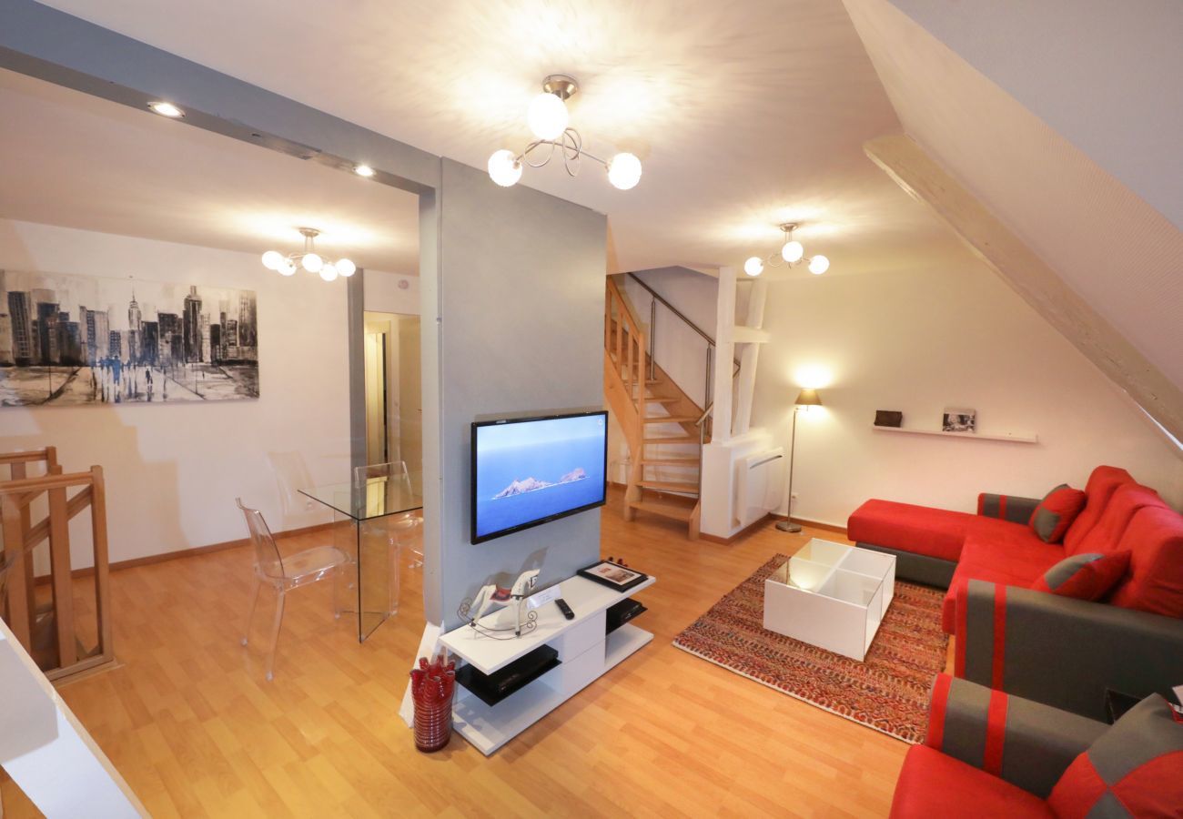 Ferienwohnung in Colmar - gluck duplex 97m2 city center 3br 2bth