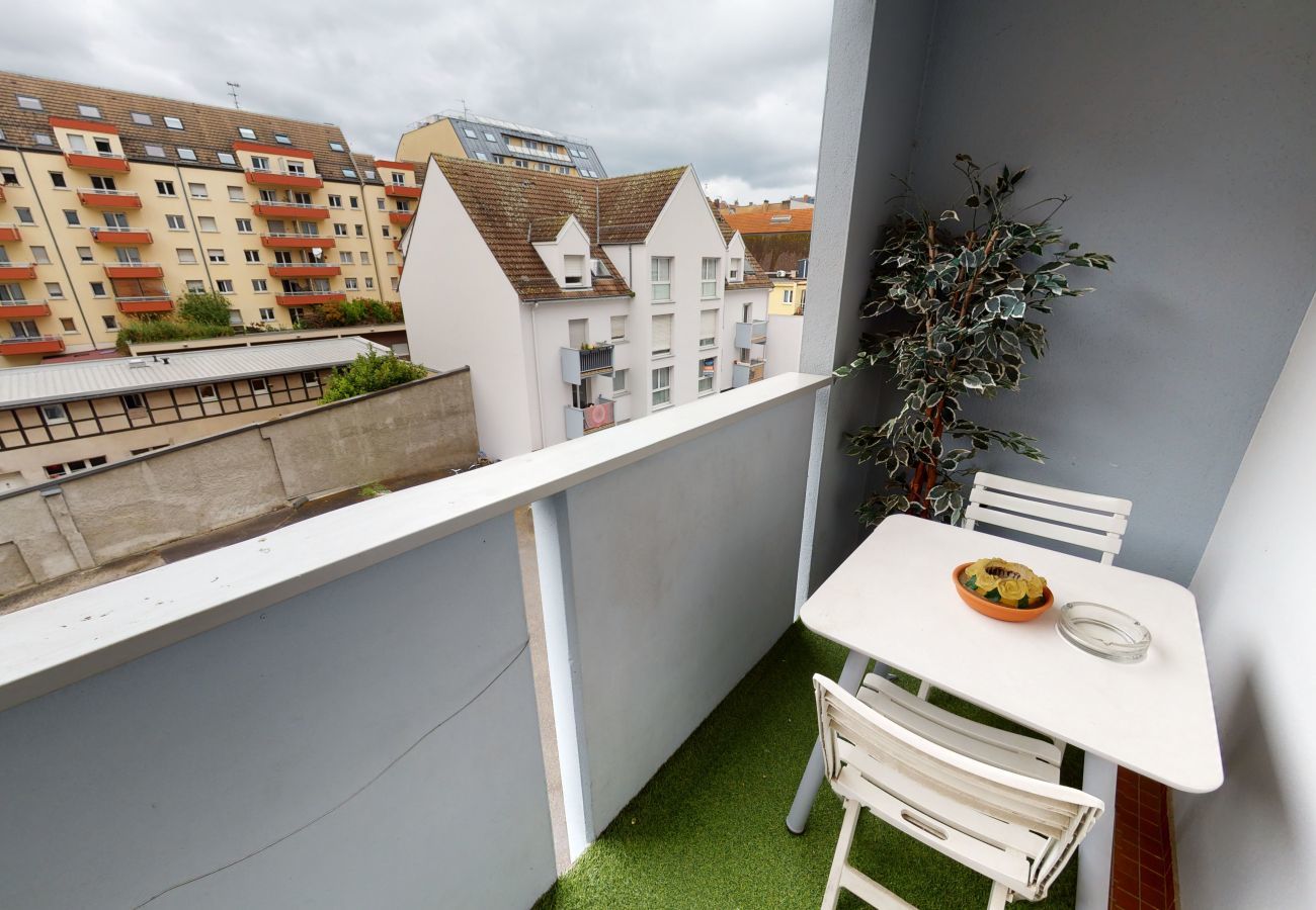 Ferienwohnung in Strasbourg - petite france 63m2 with 1 free parking   2br