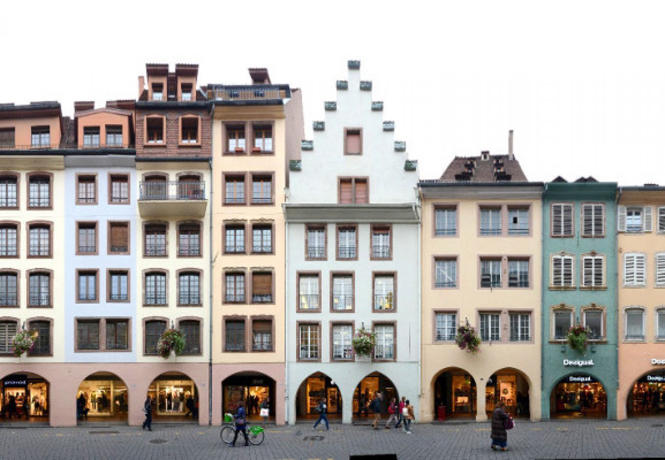 Studio in Strasbourg - arcades city center up to 4