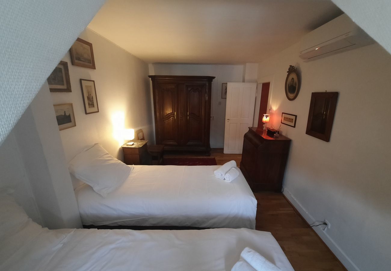 Ferienwohnung in Strasbourg - emilie 145m2 ac 1 free parking 4br 2bth