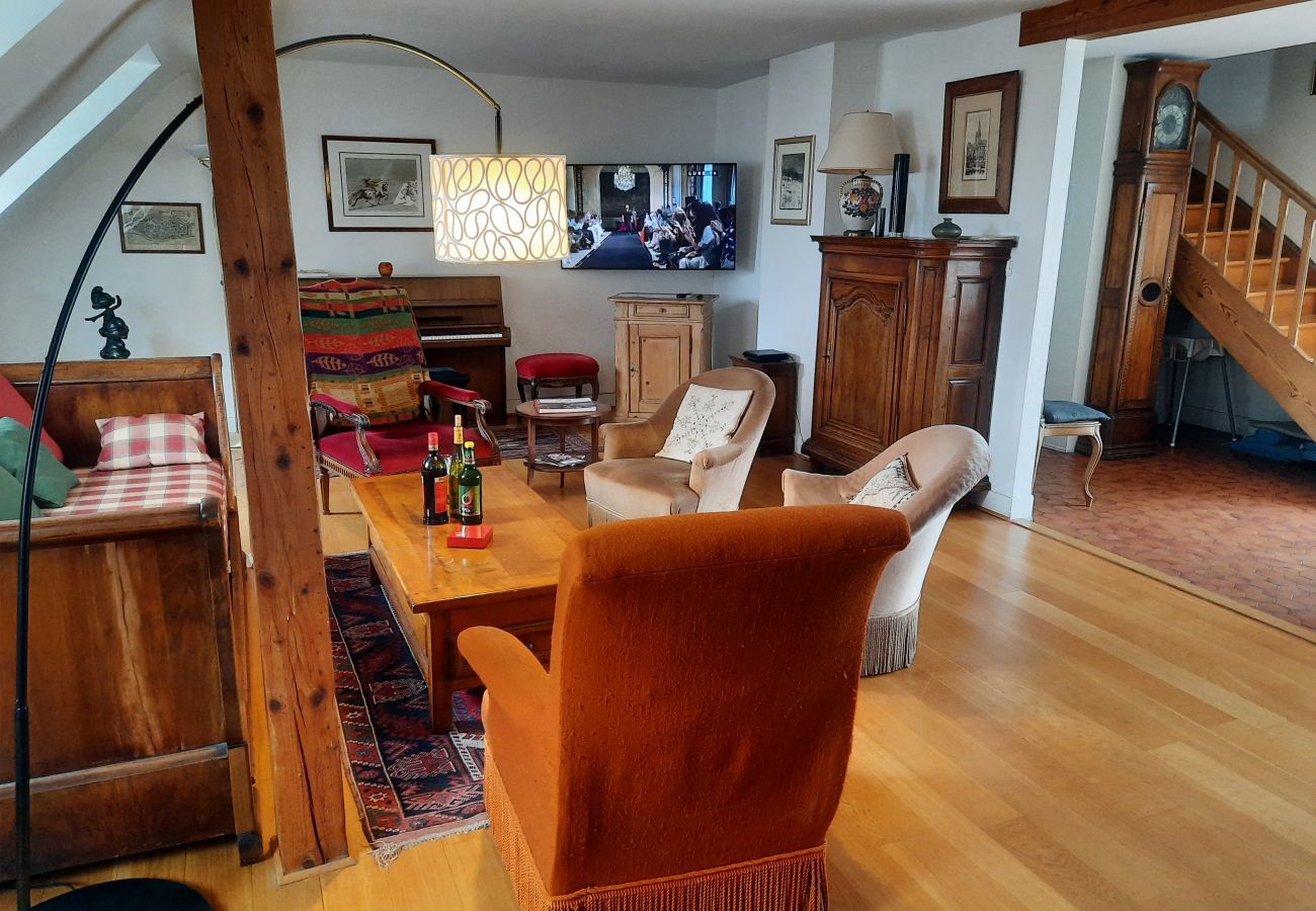 Ferienwohnung in Strasbourg - emilie 145m2 ac 1 free parking 4br 2bth