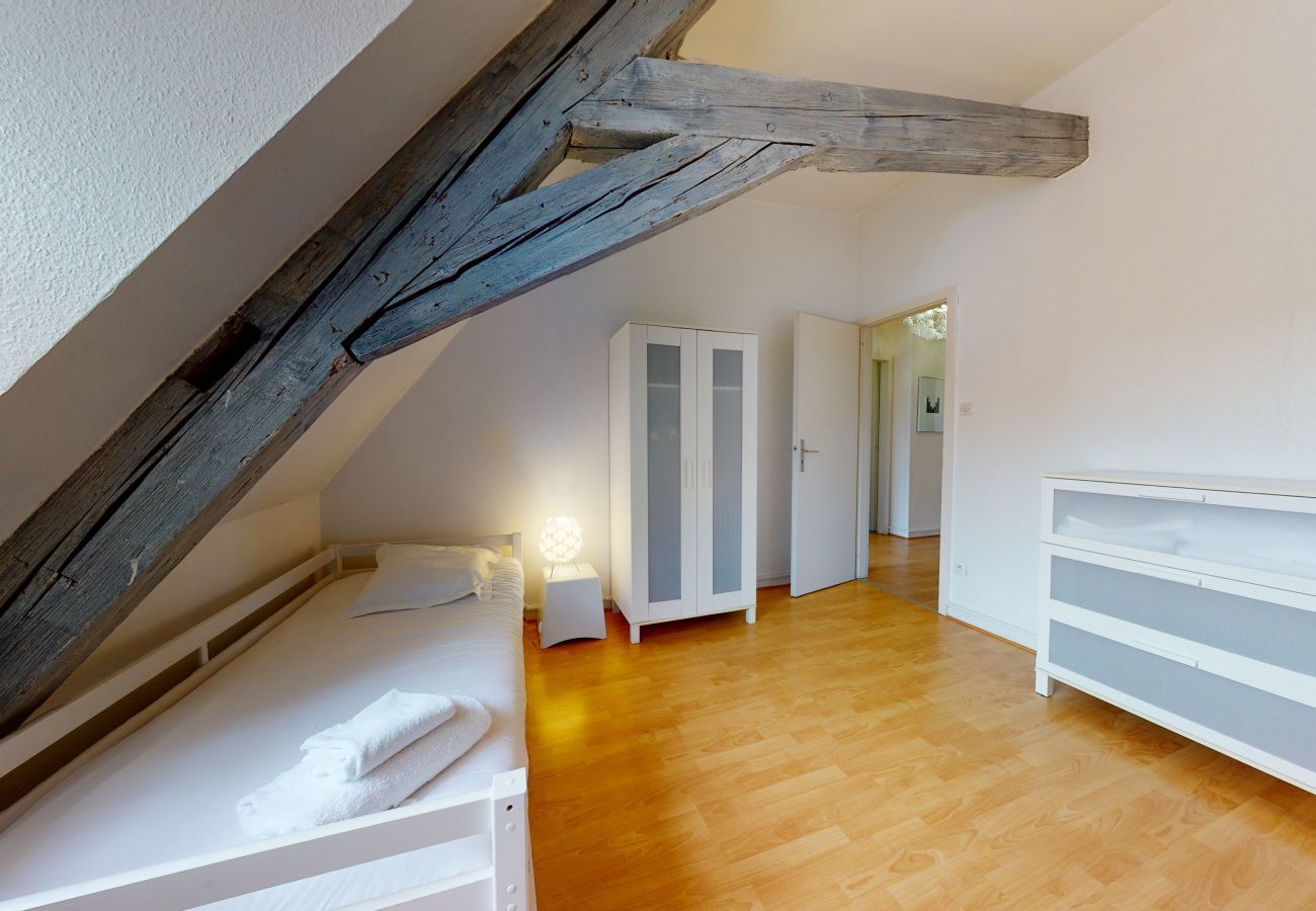 Ferienwohnung in Colmar - tel un songe blanc 73m2         2br