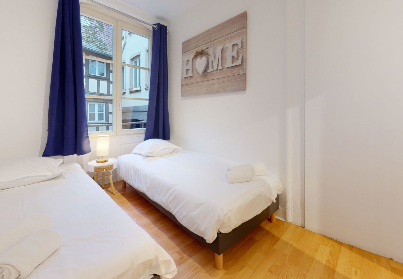 Ferienwohnung in Strasbourg - Magda Appartement 1 avec terrasse 1mois minumum