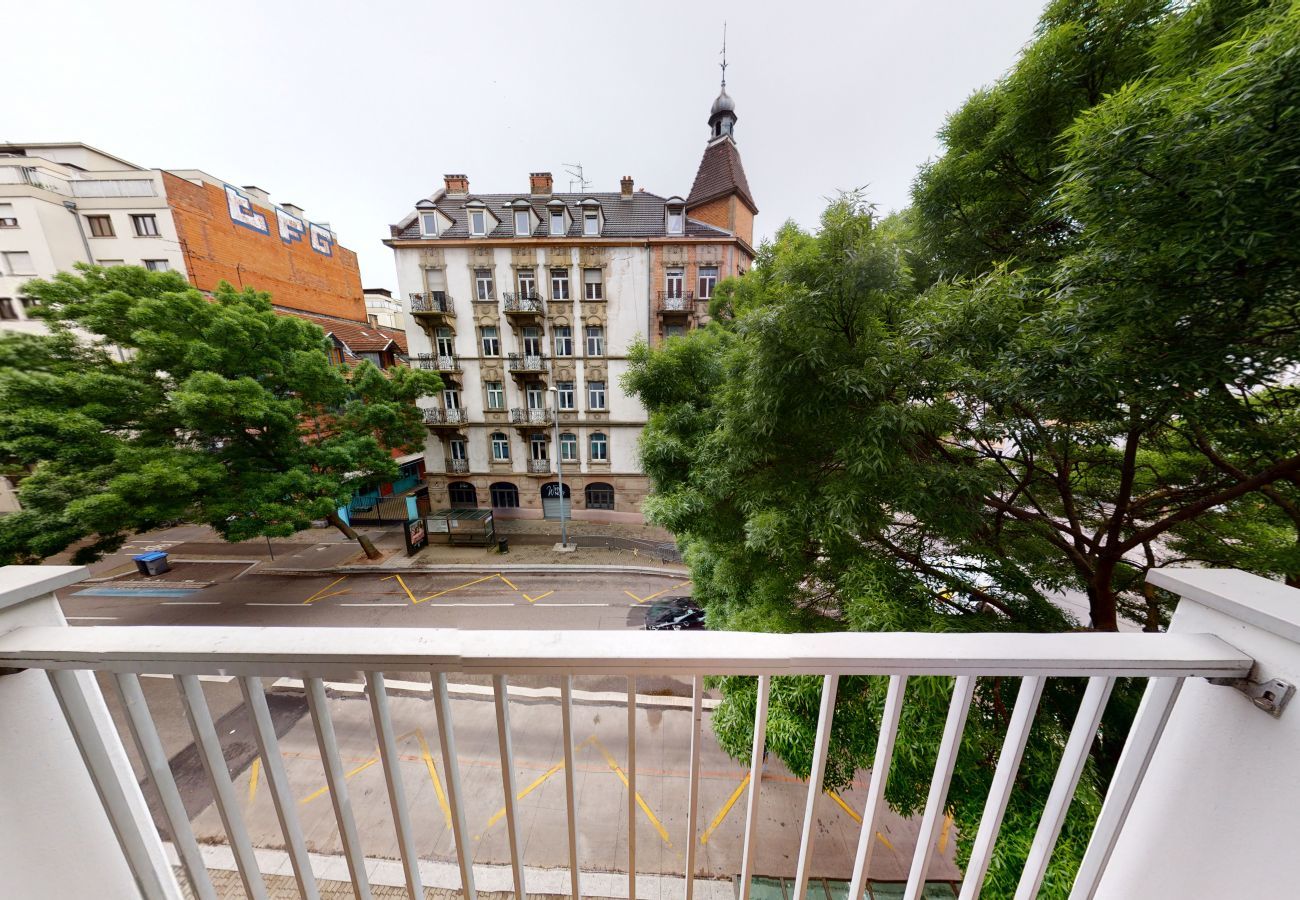 Apartment in Strasbourg - petite france 63m2 with 1 free parking   2br