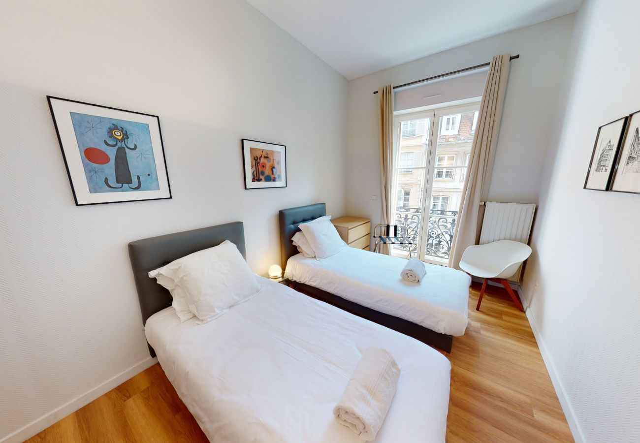 Apartment in Strasbourg - bleu mesange 90m2 city center 2br 2bth