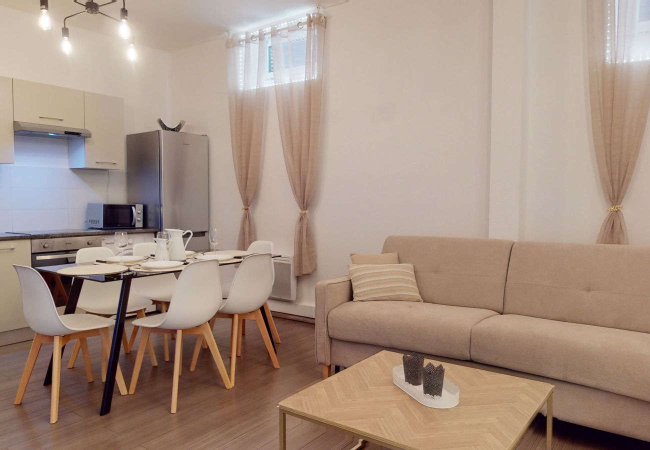 Apartment in Strasbourg - beau bourg quartier halles    2br