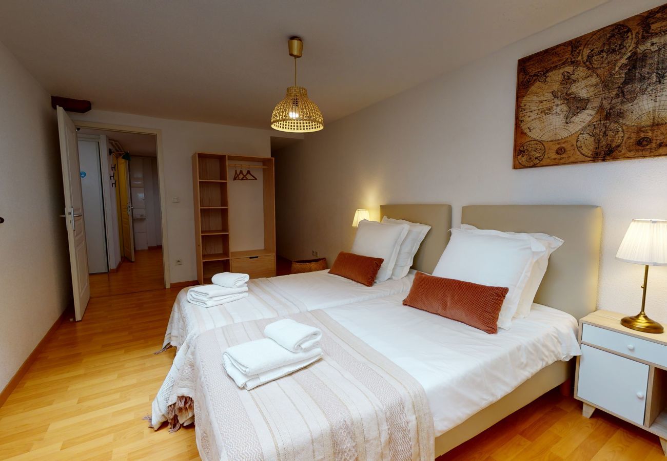 Apartment in Colmar - duplex des dominicains 1 free parking    3br