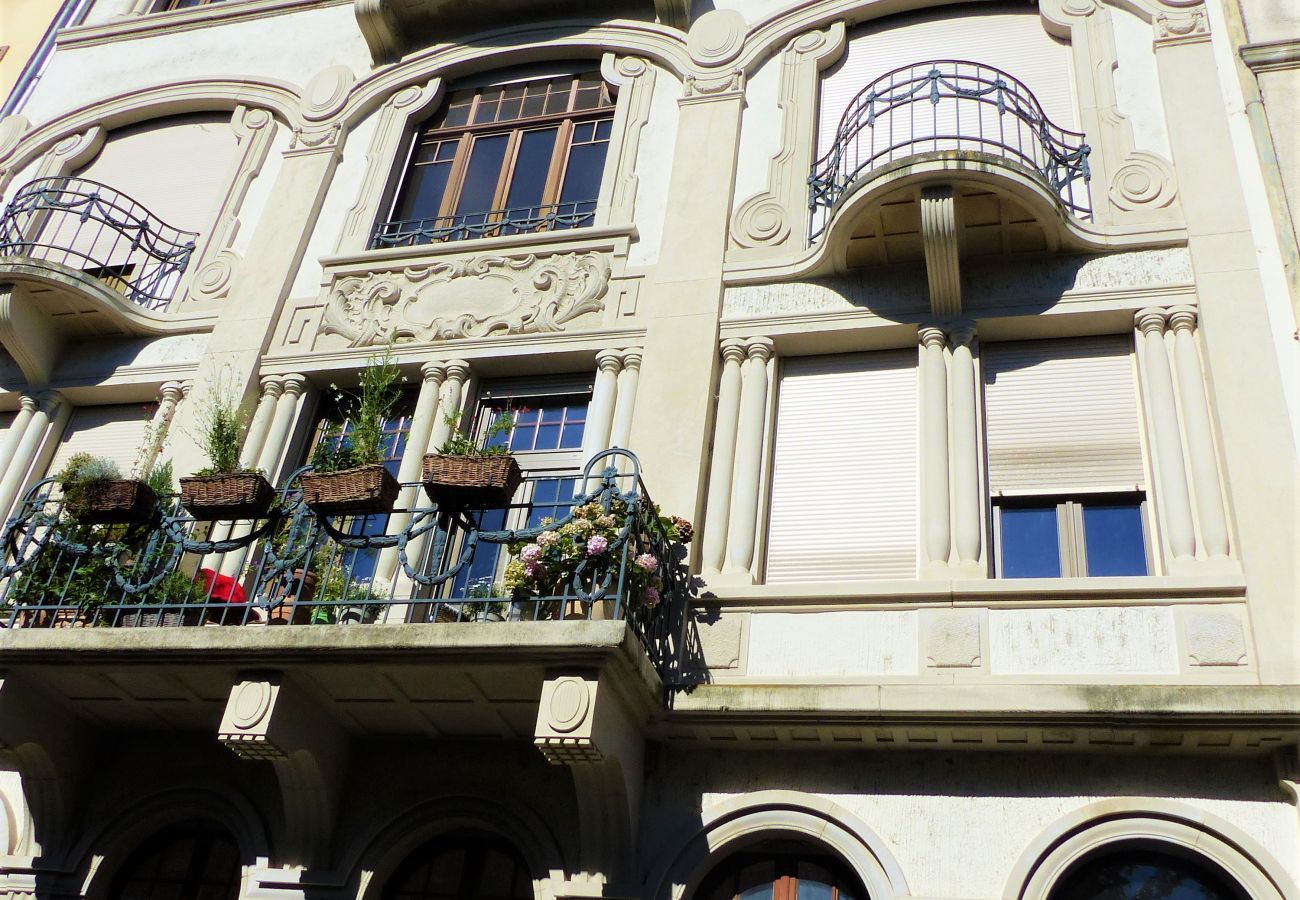 Apartment in Strasbourg - quai koch 90m2 city center    3br