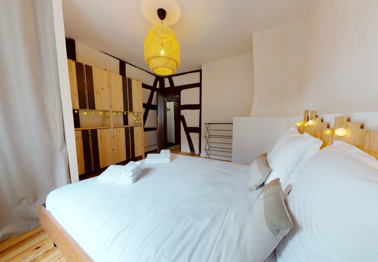 Apartamento en Colmar - le neubau city center 4 adults 2 kids    2br