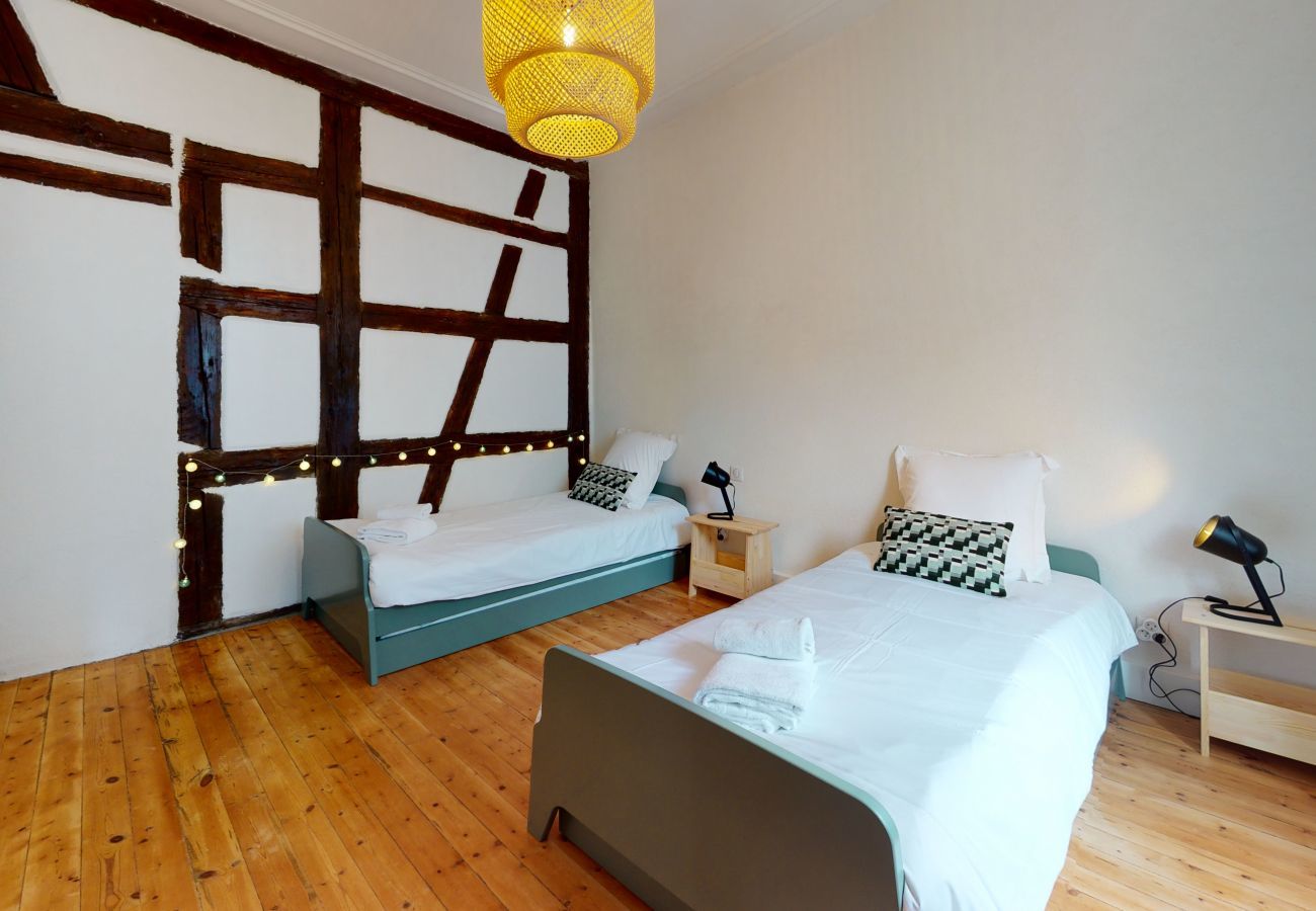 Apartamento en Colmar - le neubau city center 4 adults 2 kids    2br