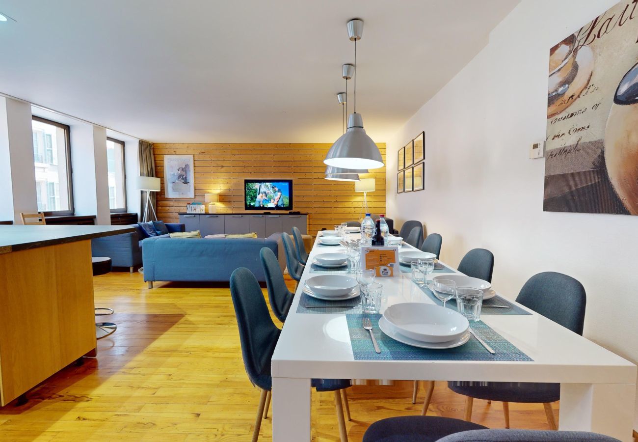 Appartement à Colmar - lacour ac 160m2 city center  4br3bth