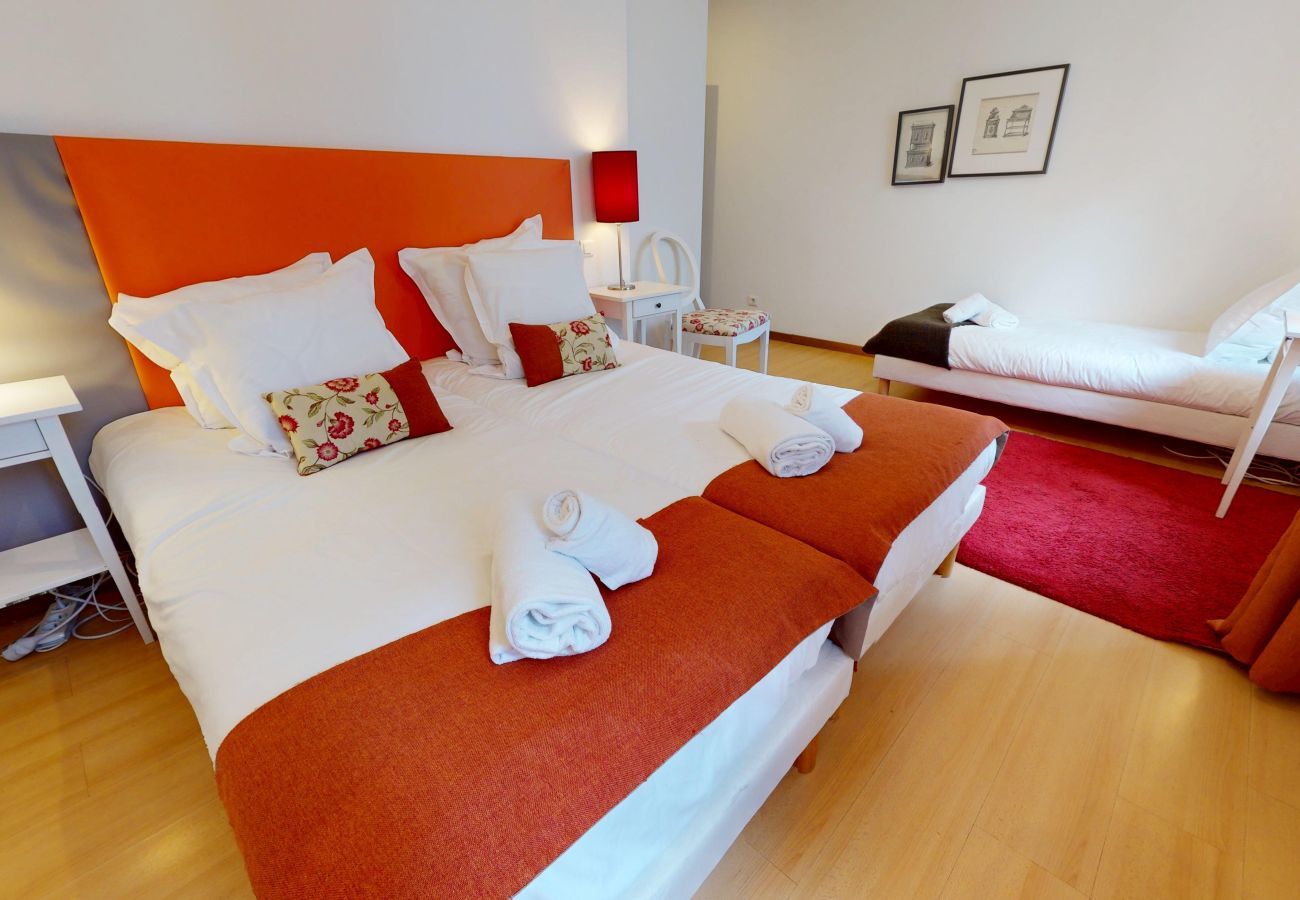 Appartement à Colmar - lacour ac 160m2 city center  4br3bth