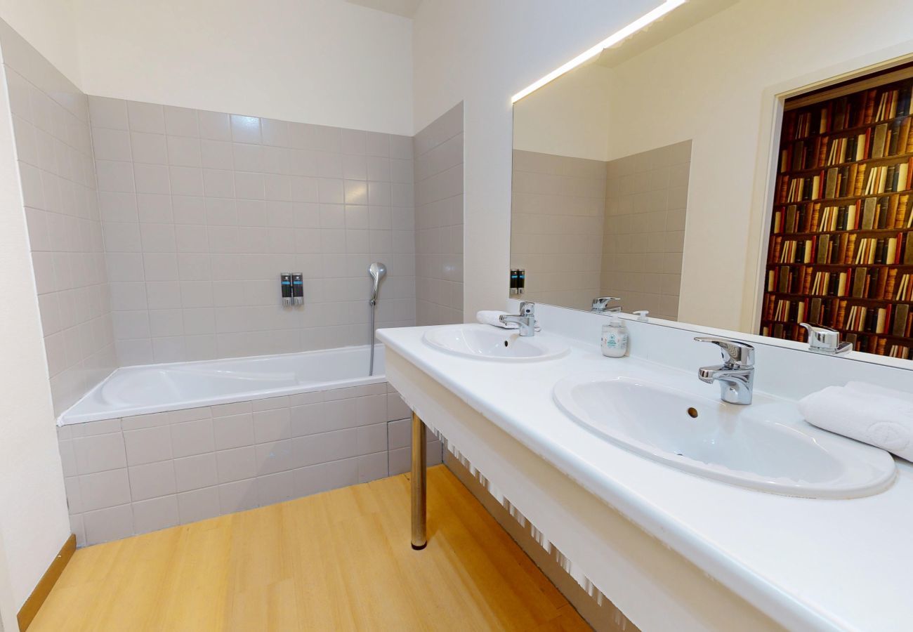 Appartement à Colmar - lacour ac 160m2 city center  4br3bth