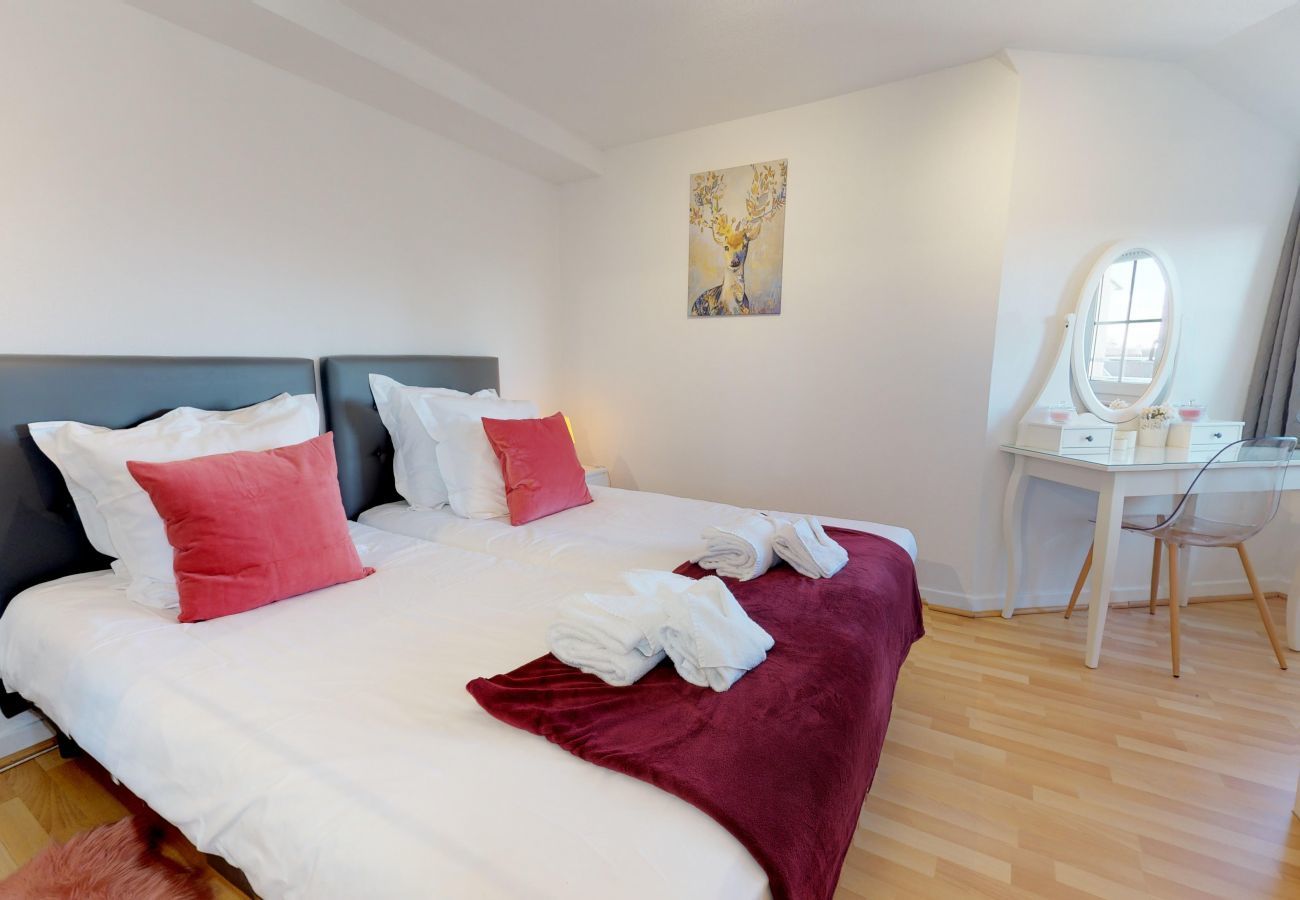 Appartement à Strasbourg - MONTANA 3 Chambres MINI 30 nights    3br