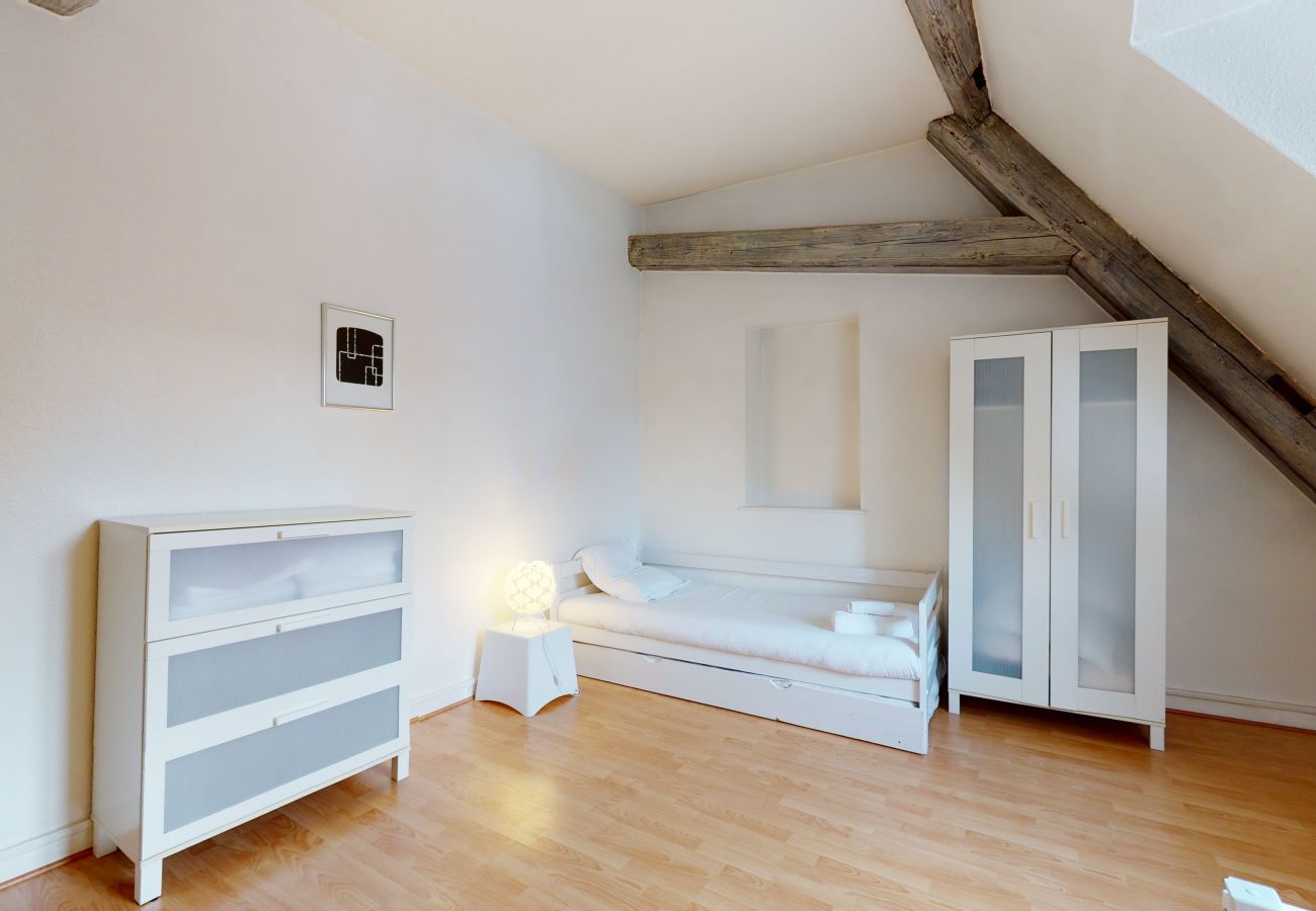 Appartement à Colmar - Tel un songe blanc, 73m²         2br