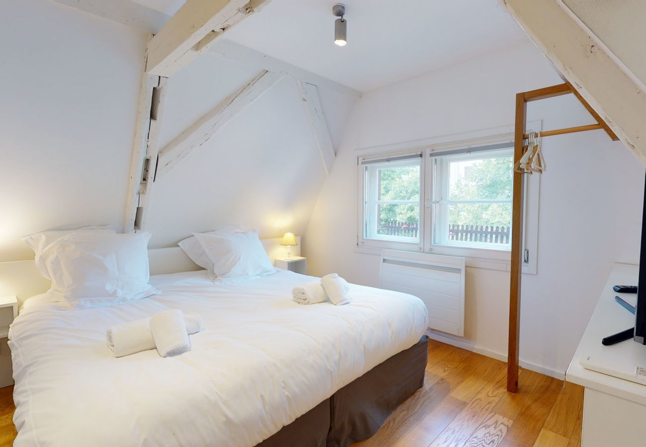 公寓 在 Strasbourg - lohkas triplex loft  petite france 2br 2bth