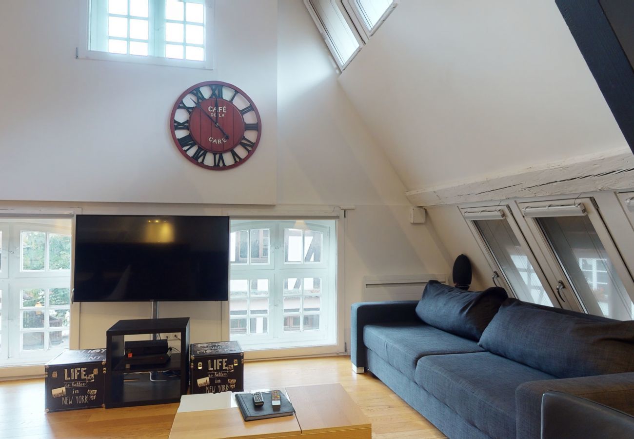 公寓 在 Strasbourg - lohkas triplex loft  petite france 2br 2bth